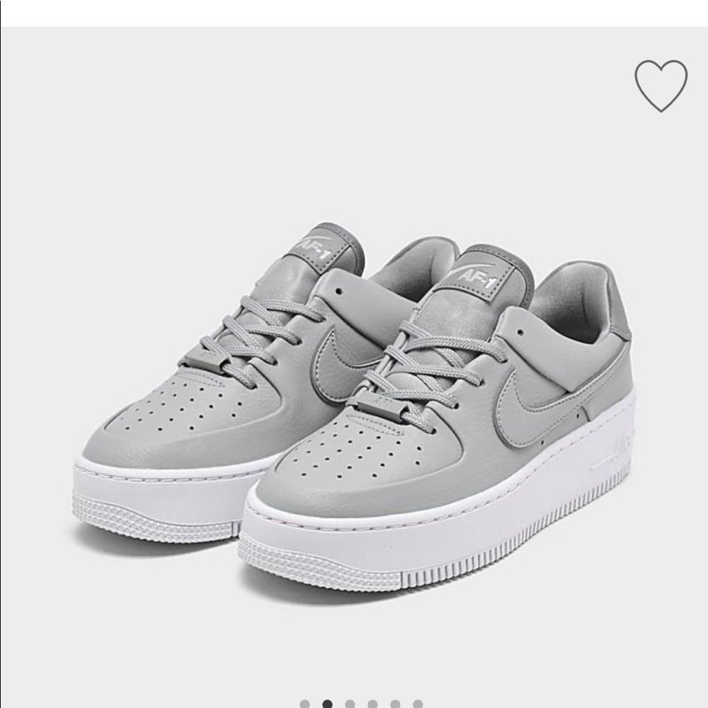 Women’s Air Force 1’s